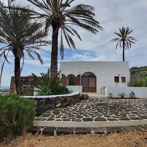 Casa vacanze Radyshams Dammusi Le Palme & Bait Siba
