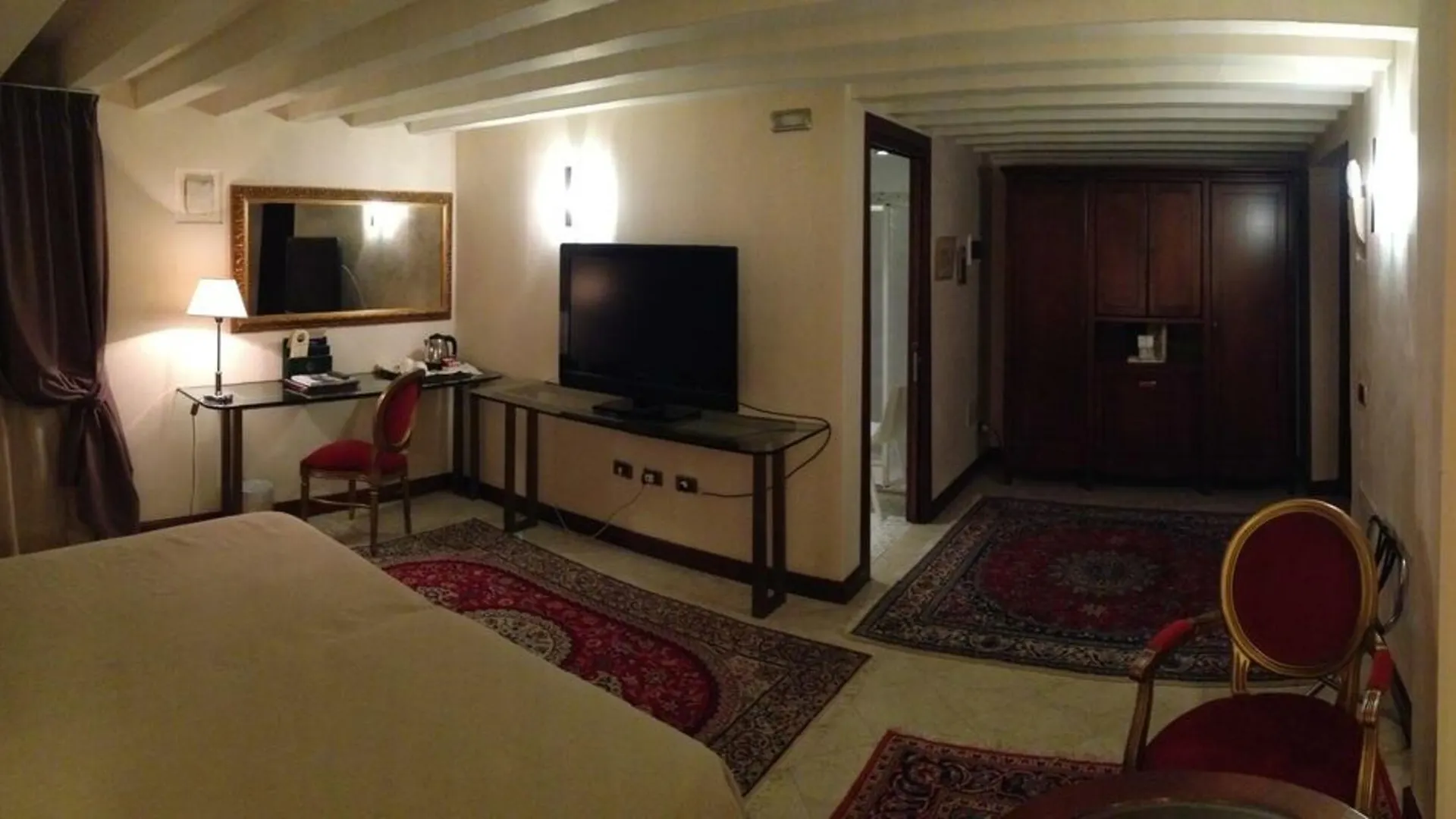 Hotel Liassidi Palace Venice 4*,  Italy